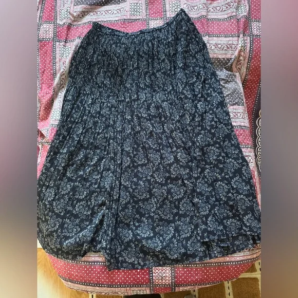 Uniqlo C Pleated Paisley Elastic Waist Skirt - Picture 2 of 11